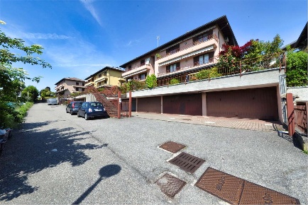 Foto Appartamento a Capiago Intimiano di 130 m² con 4 locali in vendita