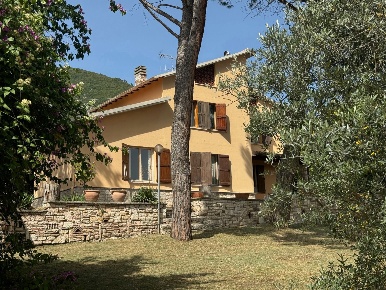 Foto Casa indipendente in Via Villa in Strada Piedimonte 40, Terni