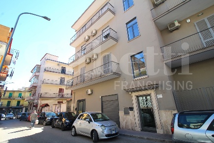 Foto Negozio in Via Sanremo 8, Arzano di 30 m² con 1 locali in affitto