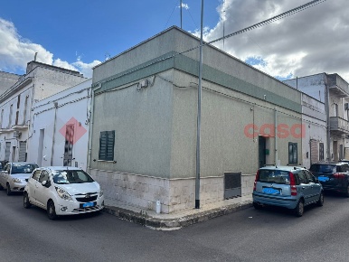 Foto Casa indipendente in Via Nino Bixio 8, Manduria Centro di 80 m²