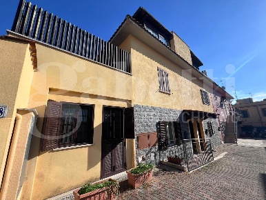 Foto Appartamento in Via dei Malaspina 18, Roma Pisana - Bravetta di 72 m²