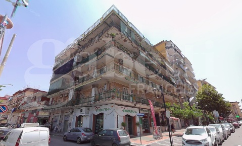 Foto Appartamento in Via Pecchia 175, Arzano di 365 m² con 9 locali