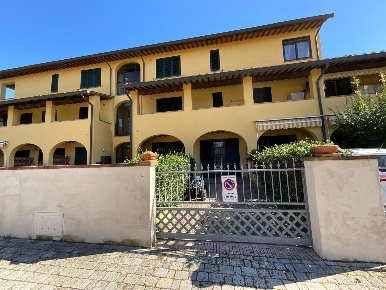 Foto Appartamento a Calcinaia Fornacette di 82 m² con 4 locali in vendita