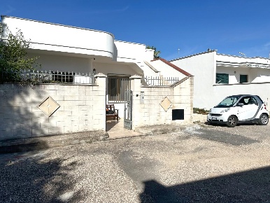 Foto Casa indipendente a Porto Cesareo Torre Lapillo di 105 m² con 3 locali