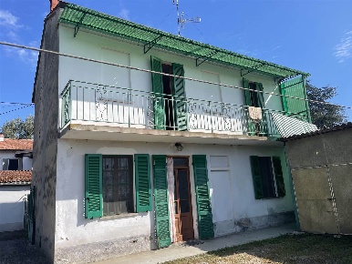 Foto Casa indipendente a Mortara Centro di 120 m² con 4 locali in vendita