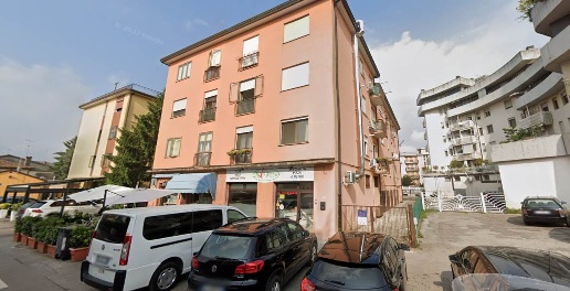 Foto Negozio a Spinea Spinea Orgnano di 61 m² con 2 locali in vendita