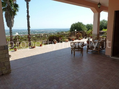 Foto Villa unifamiliare in Contrada Loco Zio, Solarino di 156 m² in vendita