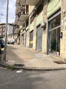 Foto Negozio in Via Felline 9, Salerno Torrione Alto - Sala Abbagnano