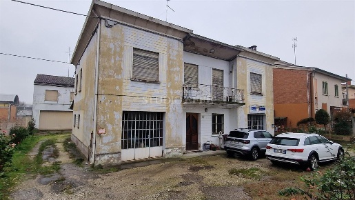 Foto Case semi ndipendenti a Bagnacavallo Centro di 206 m² con 8 locali