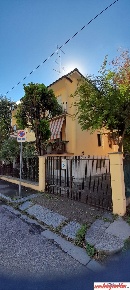 Foto Appartamento a Bologna Corticella di 151 m² con 6 locali in vendita