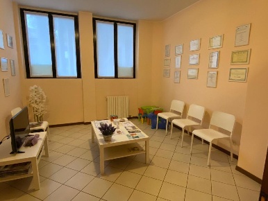 Foto Ufficio in Via San Martino, Monza Centro Storico di 20 m² con 1 locali