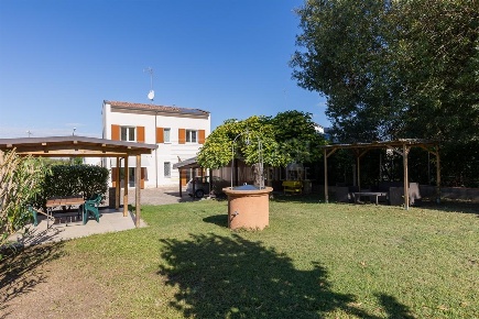 Foto Villa unifamiliare in via superiore, Bagnacavallo Villanova di 265 m²
