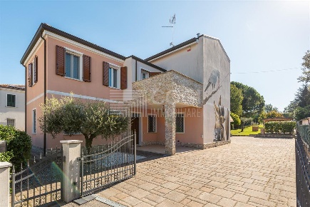 Foto Villa unifamiliare in via superiore, Bagnacavallo Villanova di 265 m²