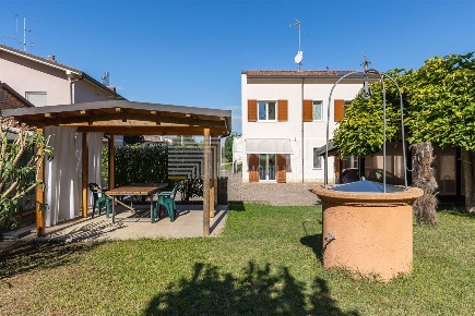 Foto Villa unifamiliare in via superiore, Bagnacavallo Villanova di 265 m²