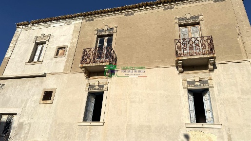 Foto Casa indipendente a Vittoria Scoglitti di 150 m² con 4 locali