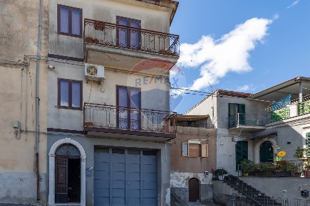 Foto Casa indipendente in Via Francesco Petrarca, Vizzini di 225 m²