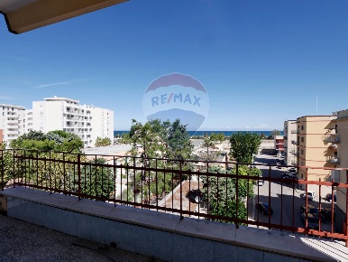 Foto Appartamento in Via Daunia, Bari Japigia di 159 m² con 4 locali