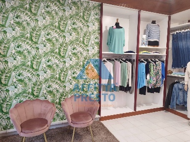 Foto Attività commerciale a Fucecchio di 100 m² in vendita