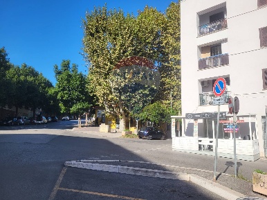 Foto Attività commerciale in Piazza Cesare Battisti, Anzio Centro Storico