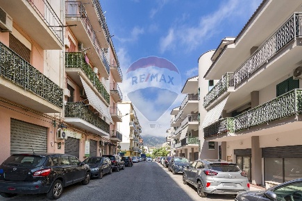 Foto Appartamento in Via Giacomo Leopardi, Carini Centro di 70 m²