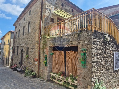 Foto Case semi ndipendenti in via Umberto I, Villa Basilica di 236 m²