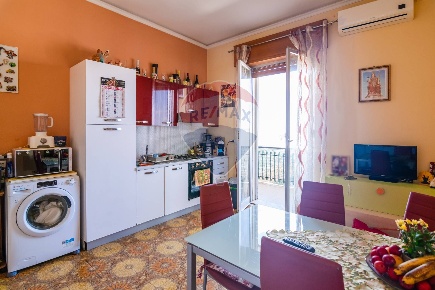 Foto Appartamento in VIA GIULIO CESARE, Belpasso Centro di 70 m² in vendita