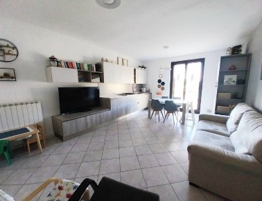 Foto Appartamento in via roma, Calci Centro di 79 m² con 3 locali