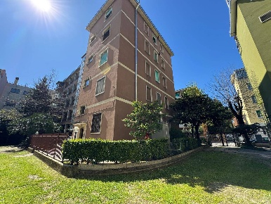 Foto Magazzino in Via Golfo Degli Aranci, Milano Ponte Nuovo di 80 m²