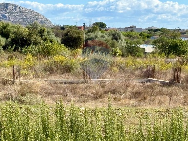 Foto Locale commerciale in SS124, Solarino di 1600 m² con 1 locali