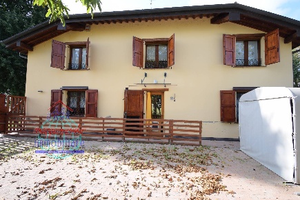 Foto Villa bifamiliare in VIA BUDRIOLA, Castello d'Argile di 145 m²