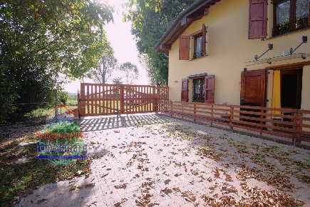 Foto Villa bifamiliare in VIA BUDRIOLA, Castello d'Argile di 145 m²