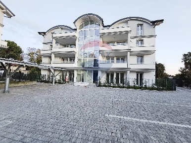 Foto Appartamento in via privata del parco, Somma Lombardo Centro di 110 m²