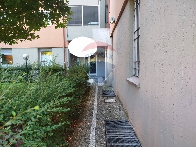 Foto Ufficio in Via de Nicola, San Giuliano Milanese Centro di 380 m²