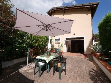 Foto Villa a schiera in Via brenta, Serramazzoni di 130 m² con 4 locali