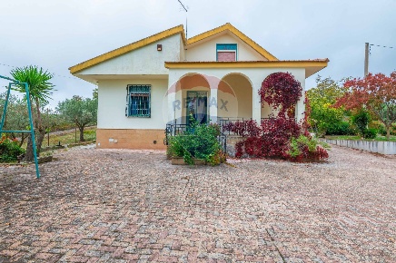 Foto Villa unifamiliare in Contrada Rasalgone, Piazza Armerina di 120 m²