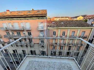 Foto Appartamento in Via Ennio Goduti, Benevento Centro Storico di 109 m²