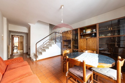 Foto Appartamento in Via Roma, Bucine Centro di 136 m² con 4 locali