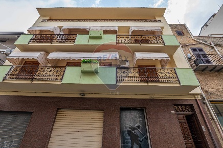 Foto Casa indipendente in Via Giuseppe Garibaldi, Mirabella Imbaccari