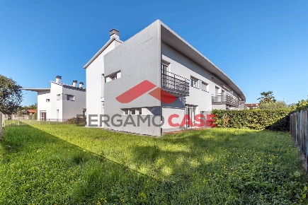 Foto Villa a schiera in Via Puccini, Seriate di 204 m² con 5 locali