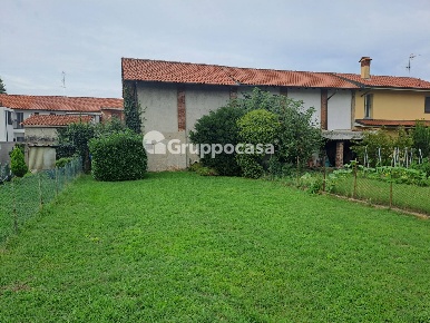 Foto Rustico in Via S. d'Acquisto, Marcallo con Casone Marcallo di 90 m²