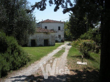 Foto Casa indipendente a Castrocaro Terme e Terra del Sole di 500 m²