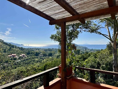 Foto Villa unifamiliare a Capoliveri Lacona di 150 m² con 8 locali