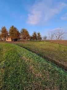 Foto Terreno edificabile a Mirandola di 565 m² in vendita