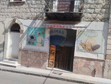 Foto Attività commerciale in VIA GIUSTI, Ramacca Centro di 158 m²