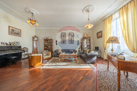 Foto Appartamento in Via Traiana, Civitavecchia di 184 m² con 5 locali