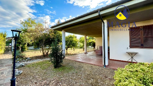 Foto Villa a schiera a Grottammare Centro di 180 m² con 7 locali in vendita