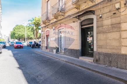Foto Negozio in Via Monsignore Ventimiglia, Catania di 36 m² con 2 locali