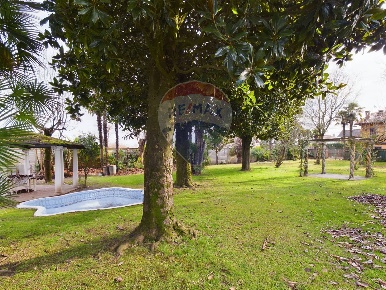 Foto Villa singola in Via Cascina Casotti, Cava Manara di 270 m² in vendita