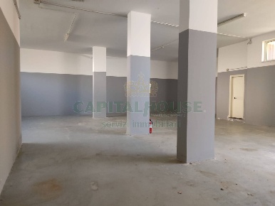 Foto Laboratorio in sirignano, Sirignano di 165 m² in affitto