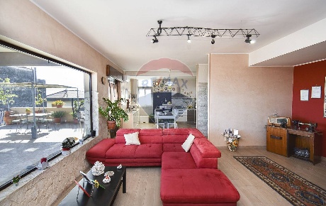 Foto Appartamento in Via Sebastiano Catania, Catania di 135 m² con 6 locali